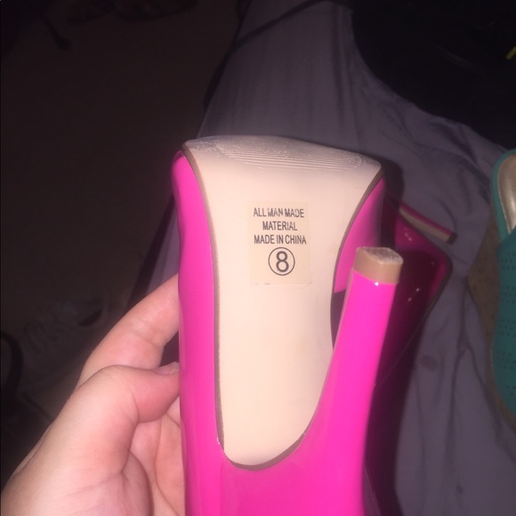 Heels - Picture 2 of 3